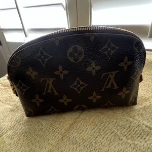 Cutest LV cosmetic case